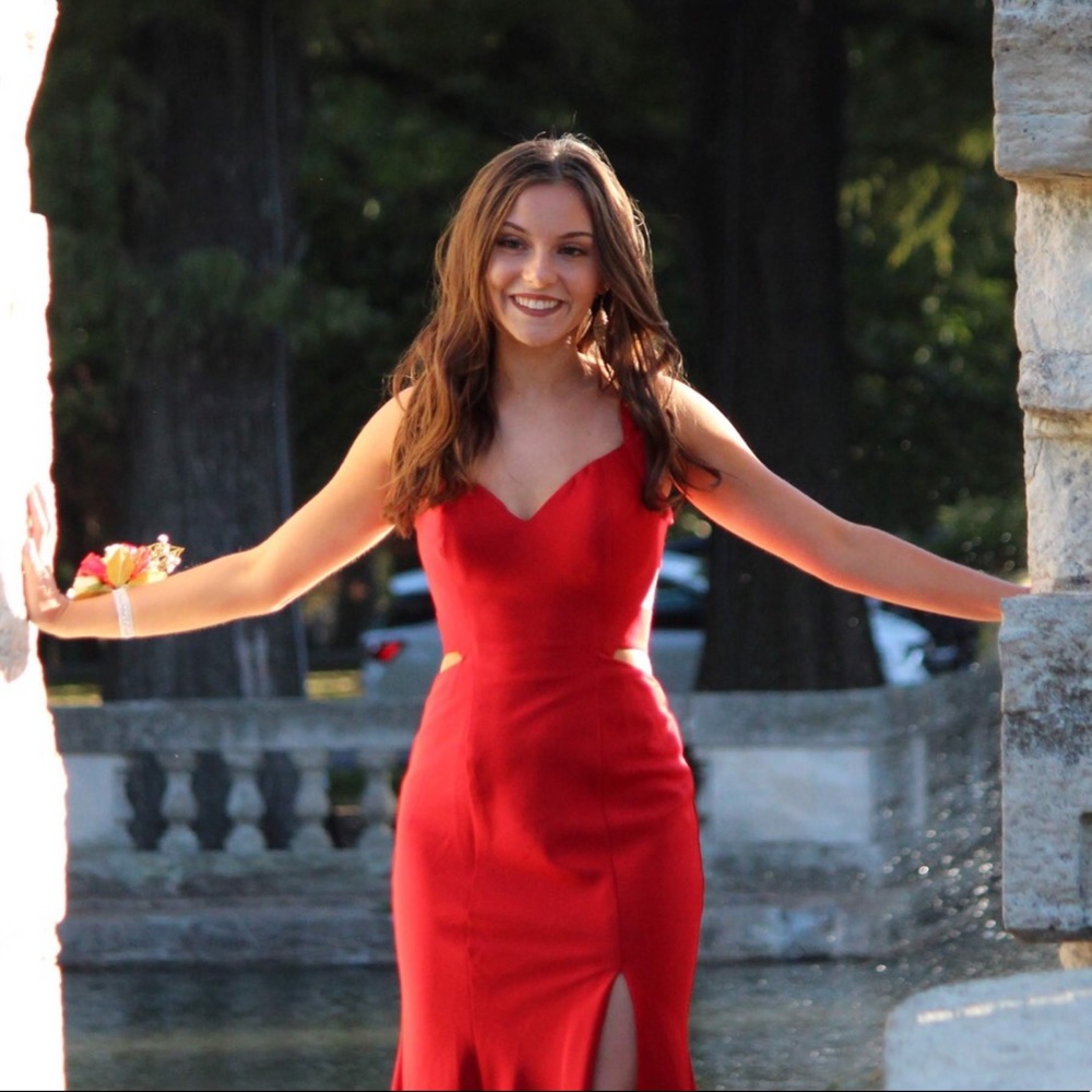 Meet your Posher, Hayley